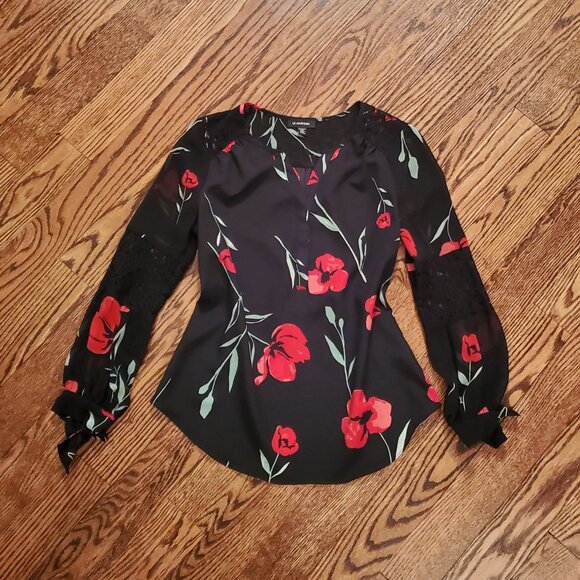 Moody Floral Flowy Lace Detail Black Top by Le Chateau fits like S/M - Picture 3 of 7